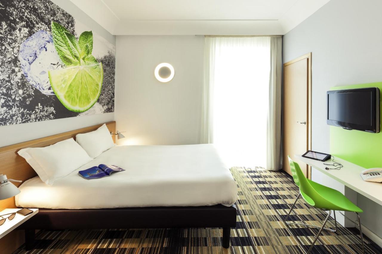 Ibis Styles Napoli Garibaldi Hotel Værelse billede