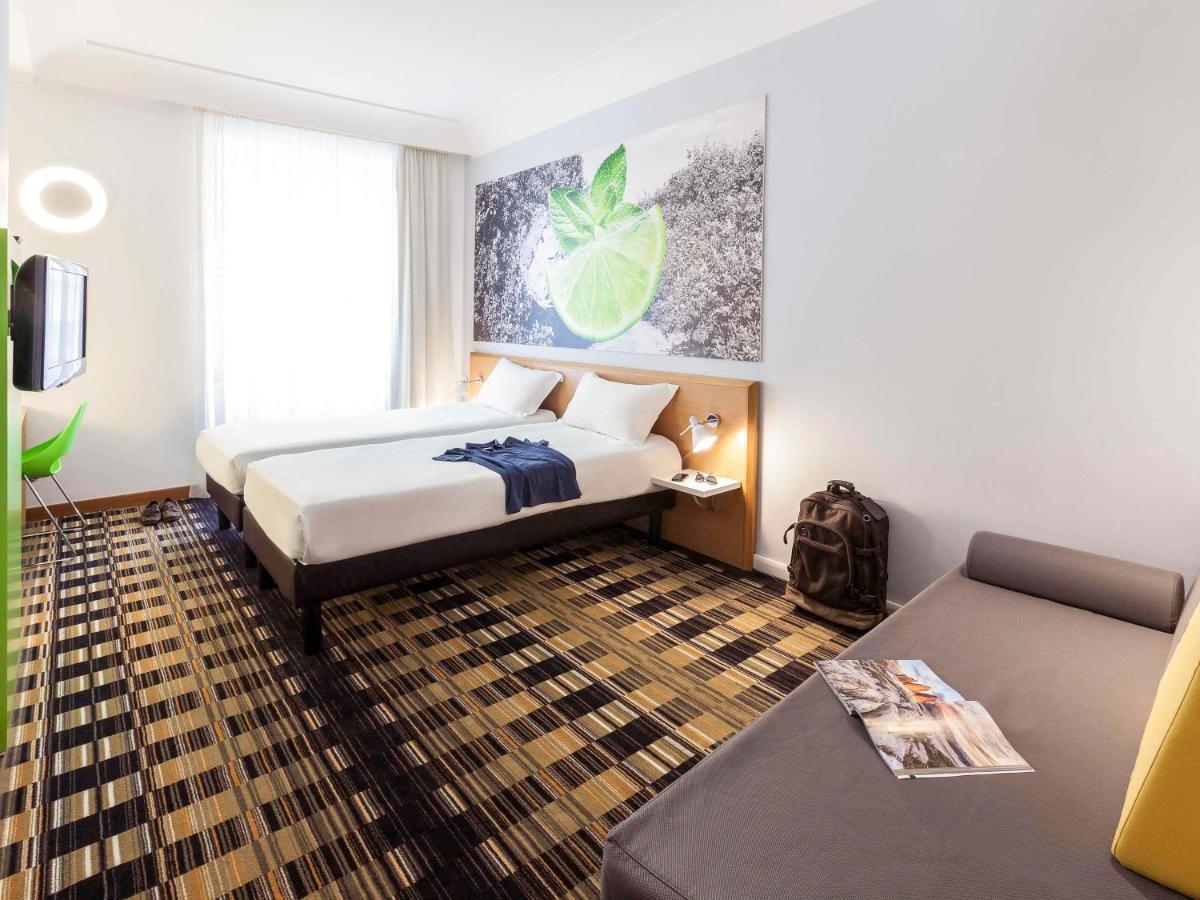 Ibis Styles Napoli Garibaldi Hotel Eksteriør billede