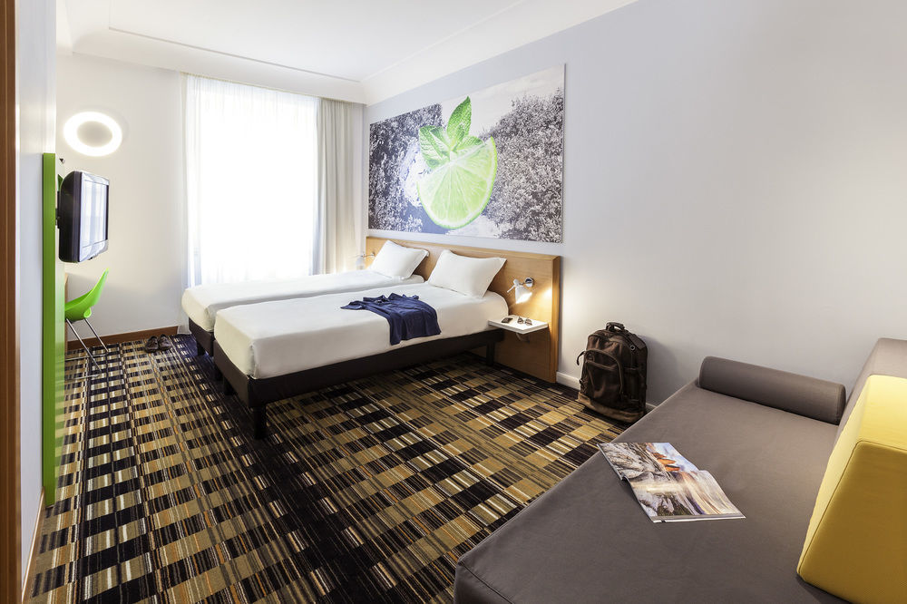 Ibis Styles Napoli Garibaldi Hotel Eksteriør billede