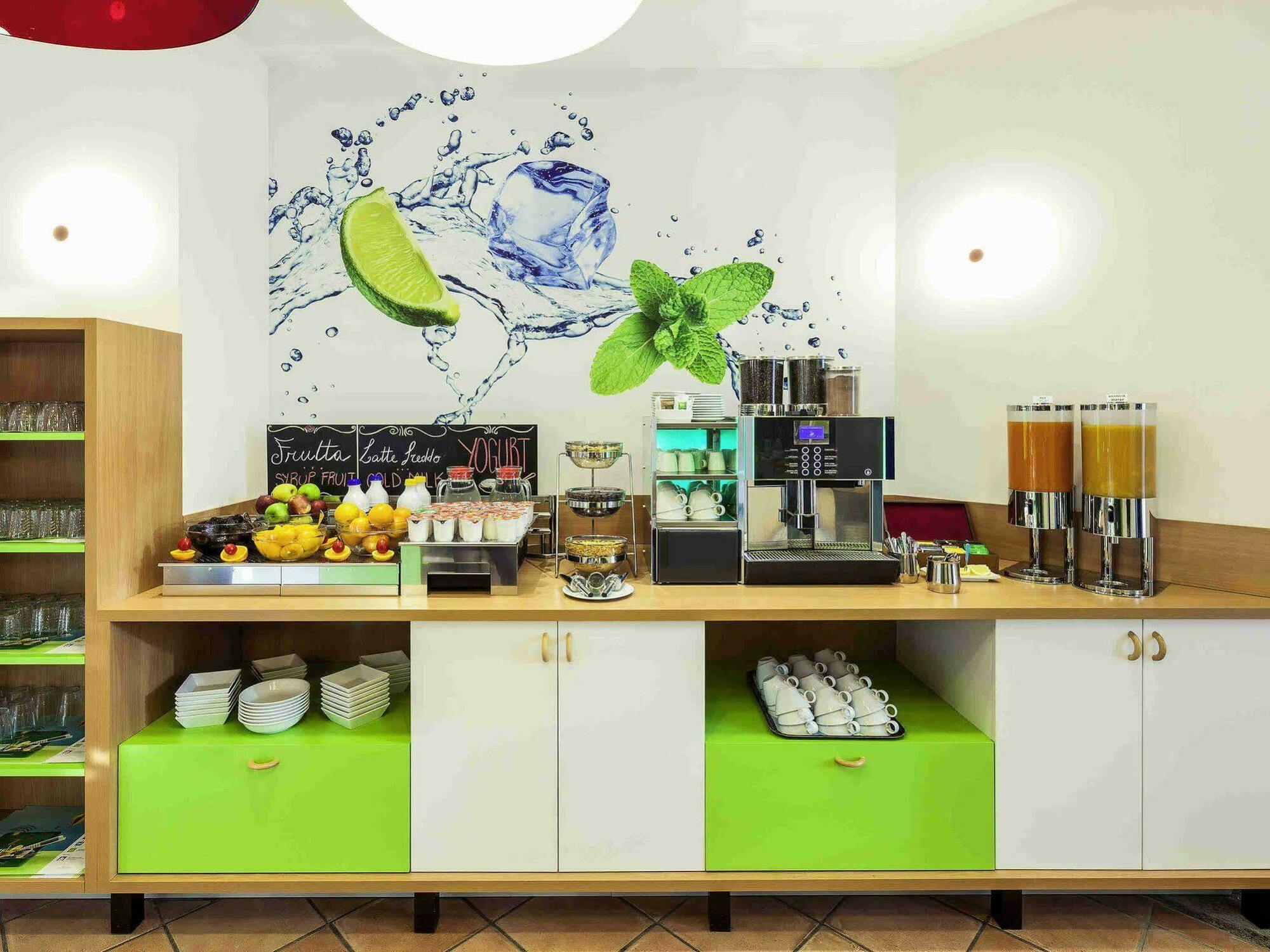 Ibis Styles Napoli Garibaldi Hotel Eksteriør billede